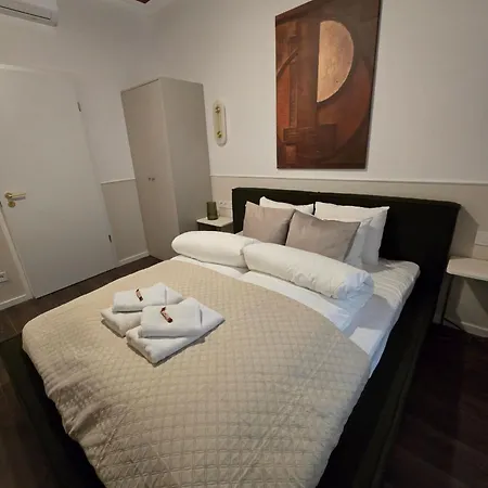 V15 Luxury In The Heart Of Apartment Budapest