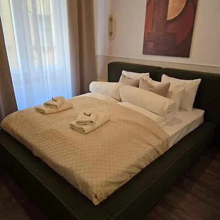 V15 Luxury In The Heart Of Budapest