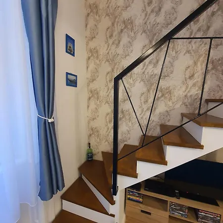 Blue Apple Apartment
