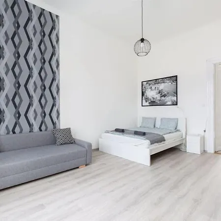 Apartman Modern With Desk & Monitor, Tv Budapest