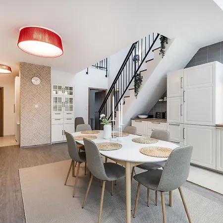 Apartment Summit - Penthouse With Parking For Two Budapest