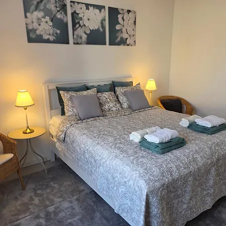 Cozy Nook Apartment