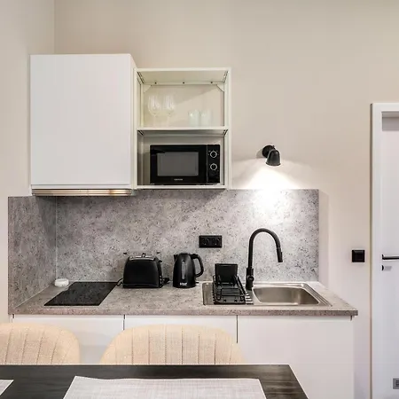 Apartment Time Out - R30 *