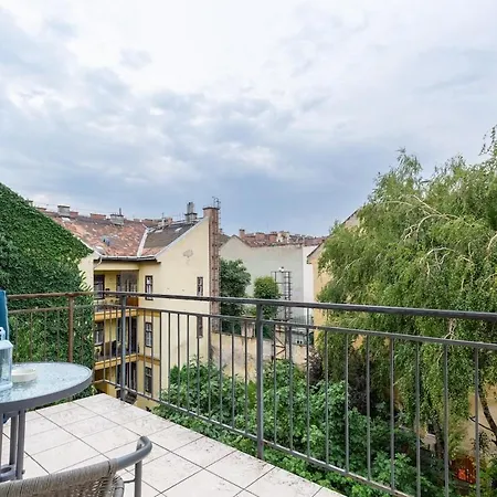 Er14 Erkel Utca 14 A - Lovely With Terrace Apartmán