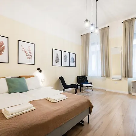 Compact Two-bedroom Retreat With Ac & Free Parking * Budapest