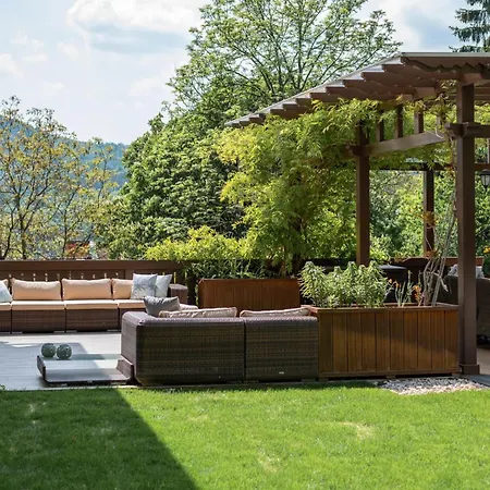Uhu 750 M2 - Villa