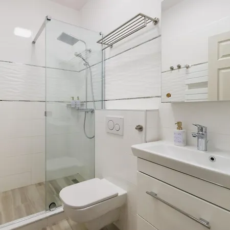 Uhu 750 M2 - Villa