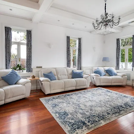 Villa Uhu 750 M2 -