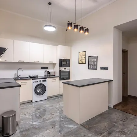 Exclusive & Grand Astoria In The Heart Of Apartment Budapest