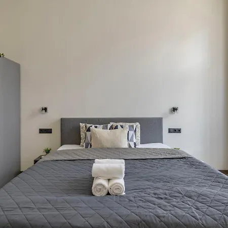 Apartment Exclusive & Grand Astoria In The Heart Of Budapest