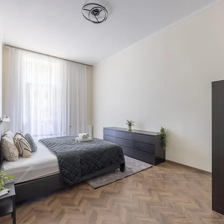 Apartment Exclusive & Grand Astoria In The Heart Of Budapest