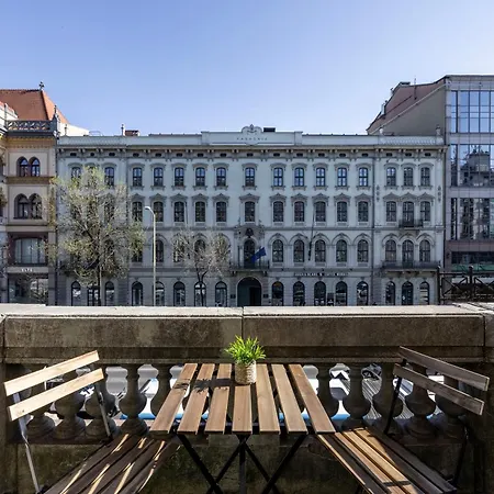 Apartment Exclusive & Grand Astoria In The Heart Of Budapest