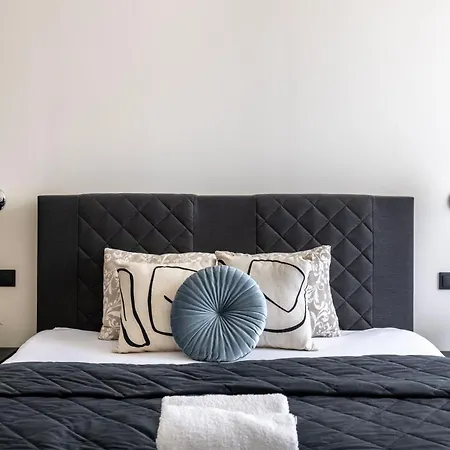 Exclusive & Grand Astoria In The Heart Of *