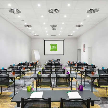Hotel Ibis Styles Center 3*