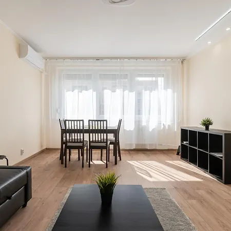 Cloud 8 Apartment