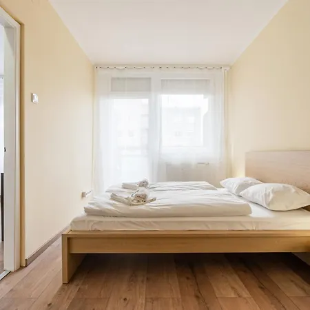 Cloud 8 Apartment *