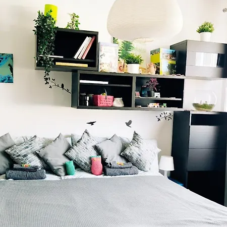 Viva - Cosy Flat In - Free Parking Apartman