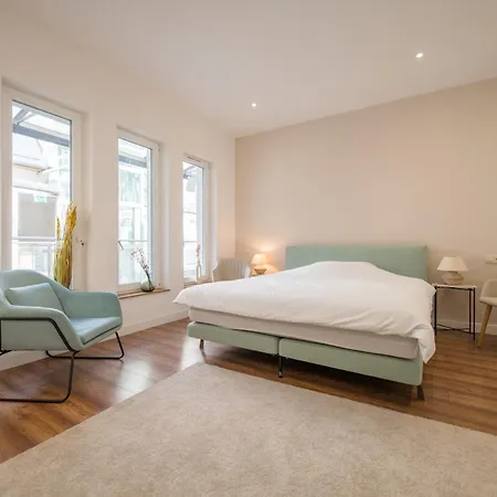 Luxury 5 Bedroom 5 Bathroom Penthouse By The Opera *