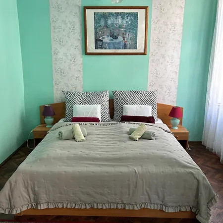 Velez Haz Apartman *