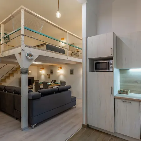 Goldcentral Danube Apartment *