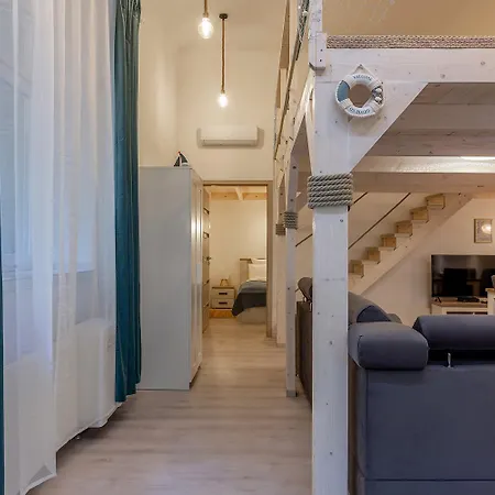 Goldcentral Danube-private Terrace-convenient Location * Budapeszt