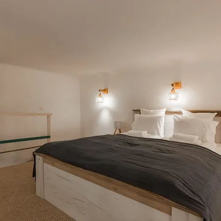 Goldcentral Danube Apartment