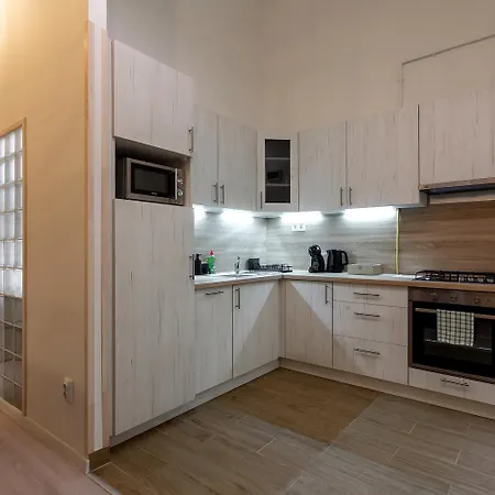 Goldcentral Danube Apartment