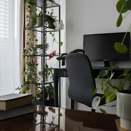 Artist's - Urban Oasis Apartment *