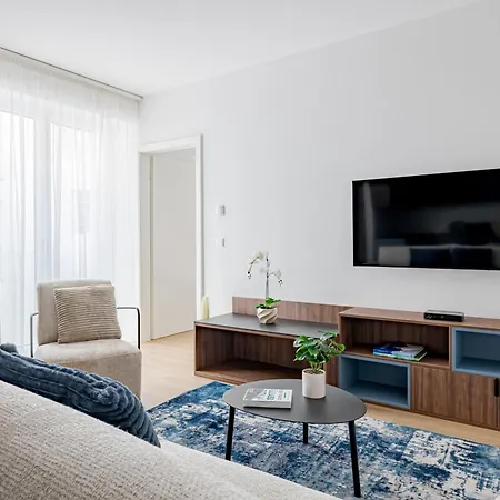 D52 Apartment *