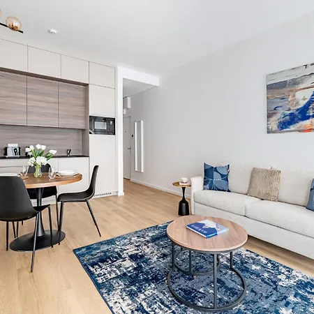 Apartment D52