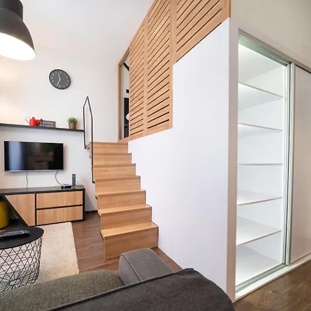 Park Corner Loft Near Heroes' Square Apartament *