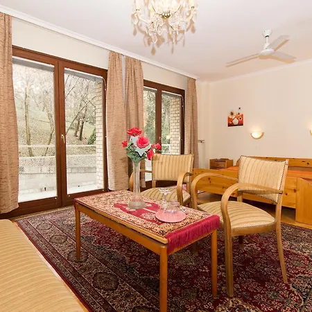 Bed & Breakfast Budavar 3*