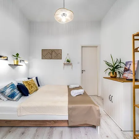Klauzal By Stn Appartement