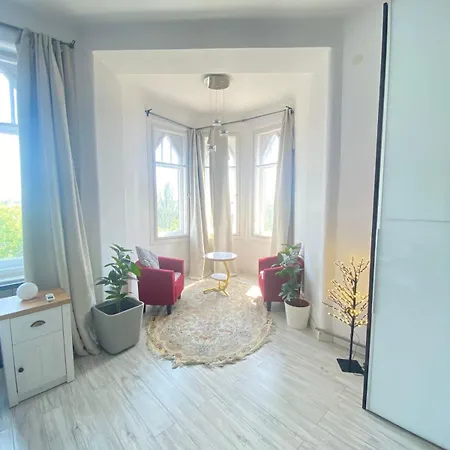 Penthouse In The Castle شقة