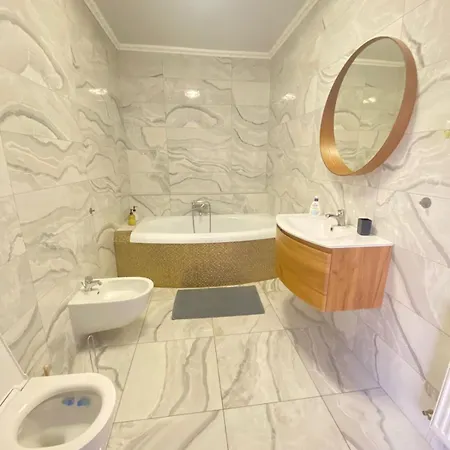 Penthouse In The Castle شقة بودابست