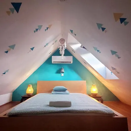 Hostal Shantee House *