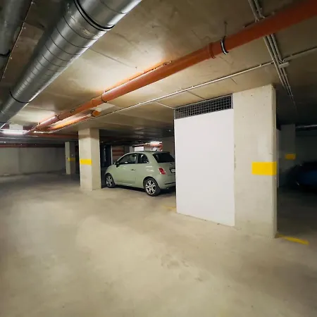 Karzo Lu 207 Free Garage 아파트