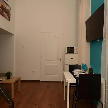 Jozsef Krt 3 Apartment - Near Corvin