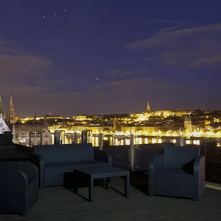 Panzió Parliament Penthouse Boutique 4*