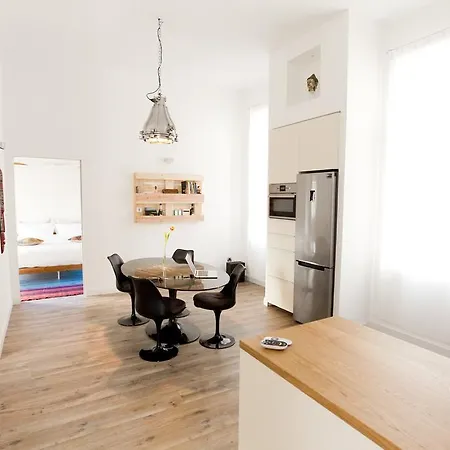 Ice Breaker Apartment