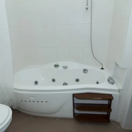 Budapest Bed And Breakfast 3*