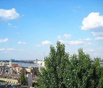 Bed & Breakfast Budavar