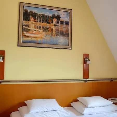 Hotell Veritas 3*