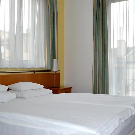 Hotell Veritas 3*