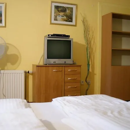 Апартаменты Orczy Apartman