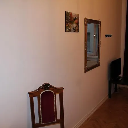 Old Monarchia 3* Budapest