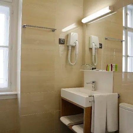 Zenit Palace 4*