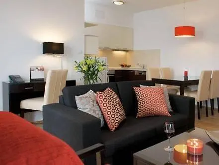 Escala & Hotel 4*