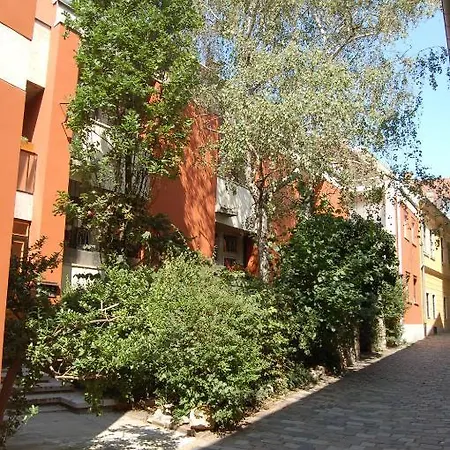 Buda Castle Apartment *