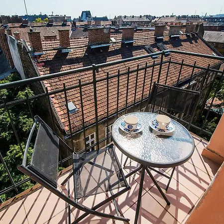 Blaha View Apartman *
